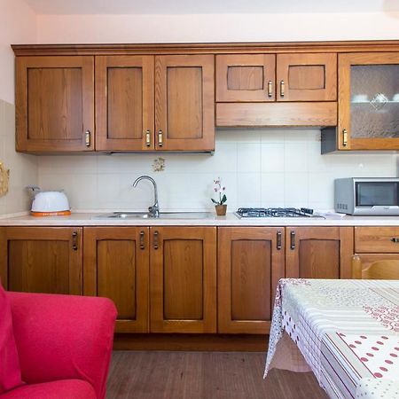 Appartamenti In Villa Con Ampio Giardino Esterno Посада Экстерьер фото