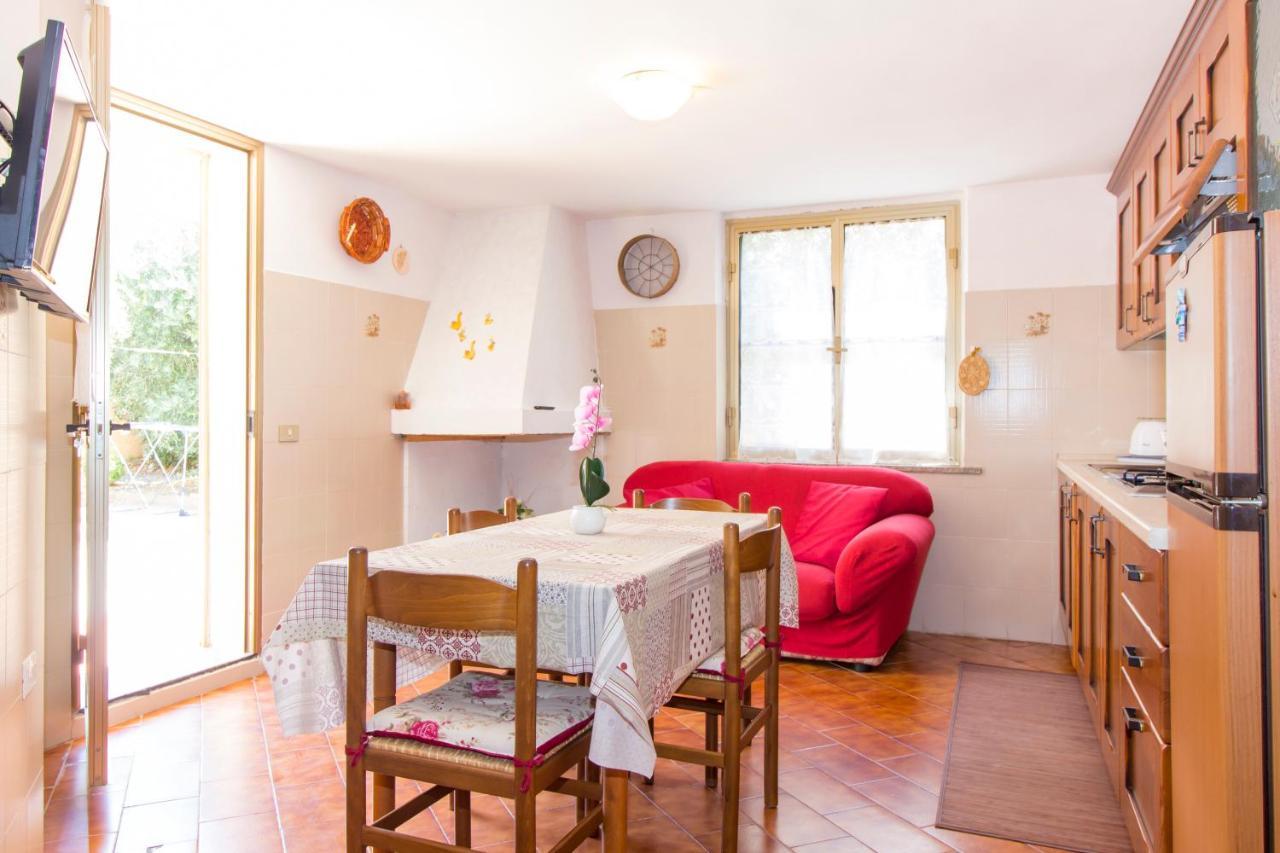 Appartamenti In Villa Con Ampio Giardino Esterno Посада Экстерьер фото