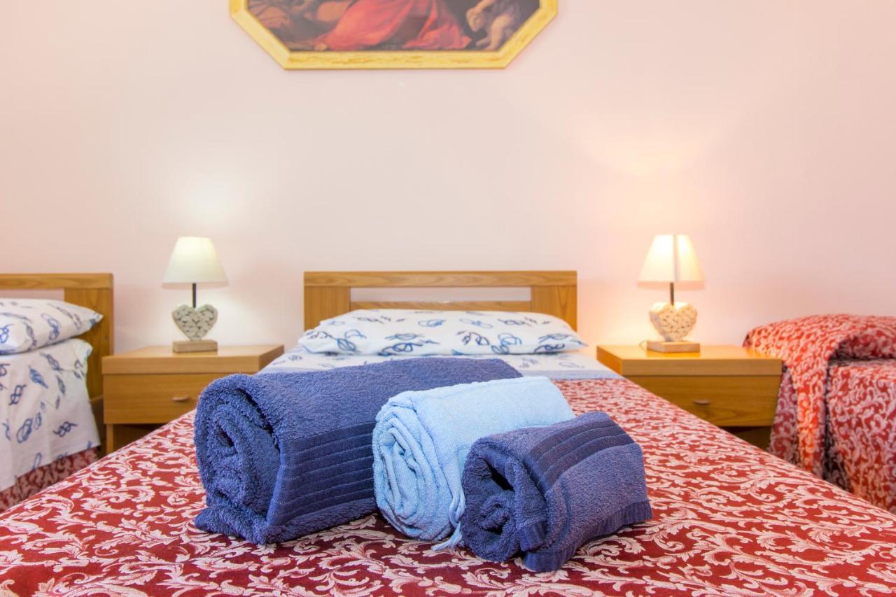 Appartamenti In Villa Con Ampio Giardino Esterno Посада Экстерьер фото