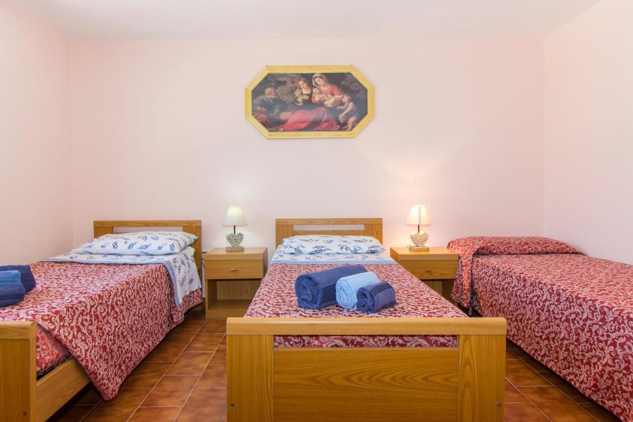 Appartamenti In Villa Con Ampio Giardino Esterno Посада Экстерьер фото
