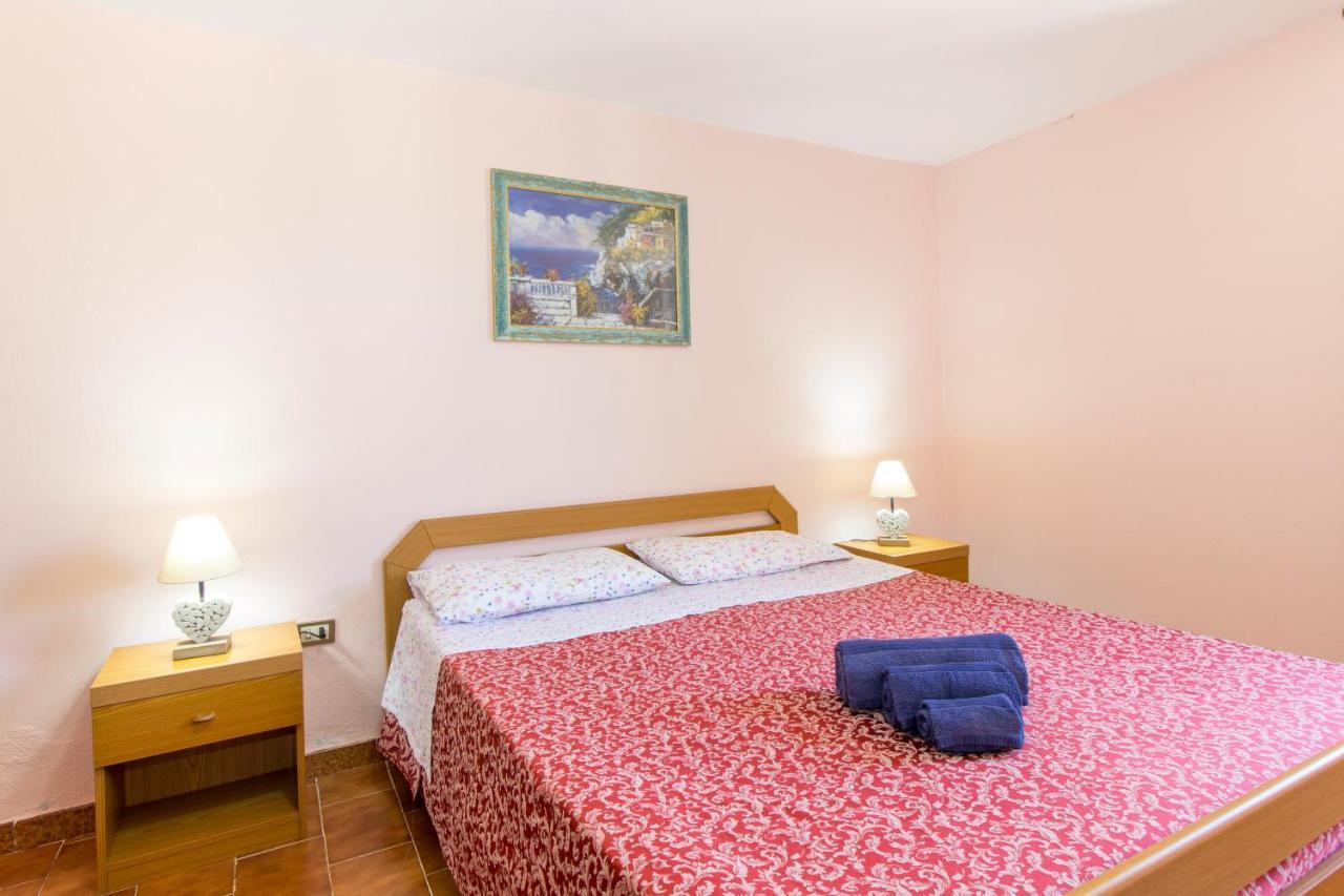 Appartamenti In Villa Con Ampio Giardino Esterno Посада Экстерьер фото