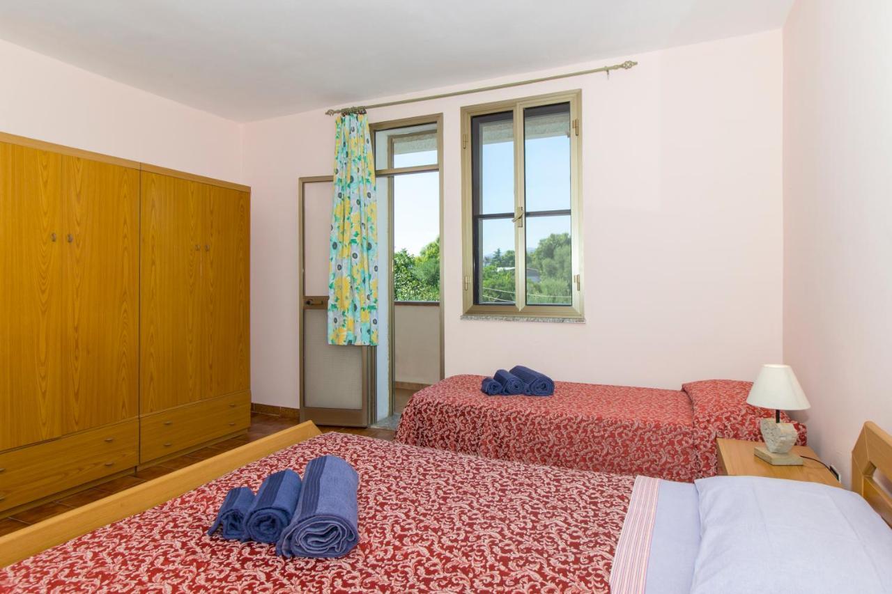 Appartamenti In Villa Con Ampio Giardino Esterno Посада Экстерьер фото